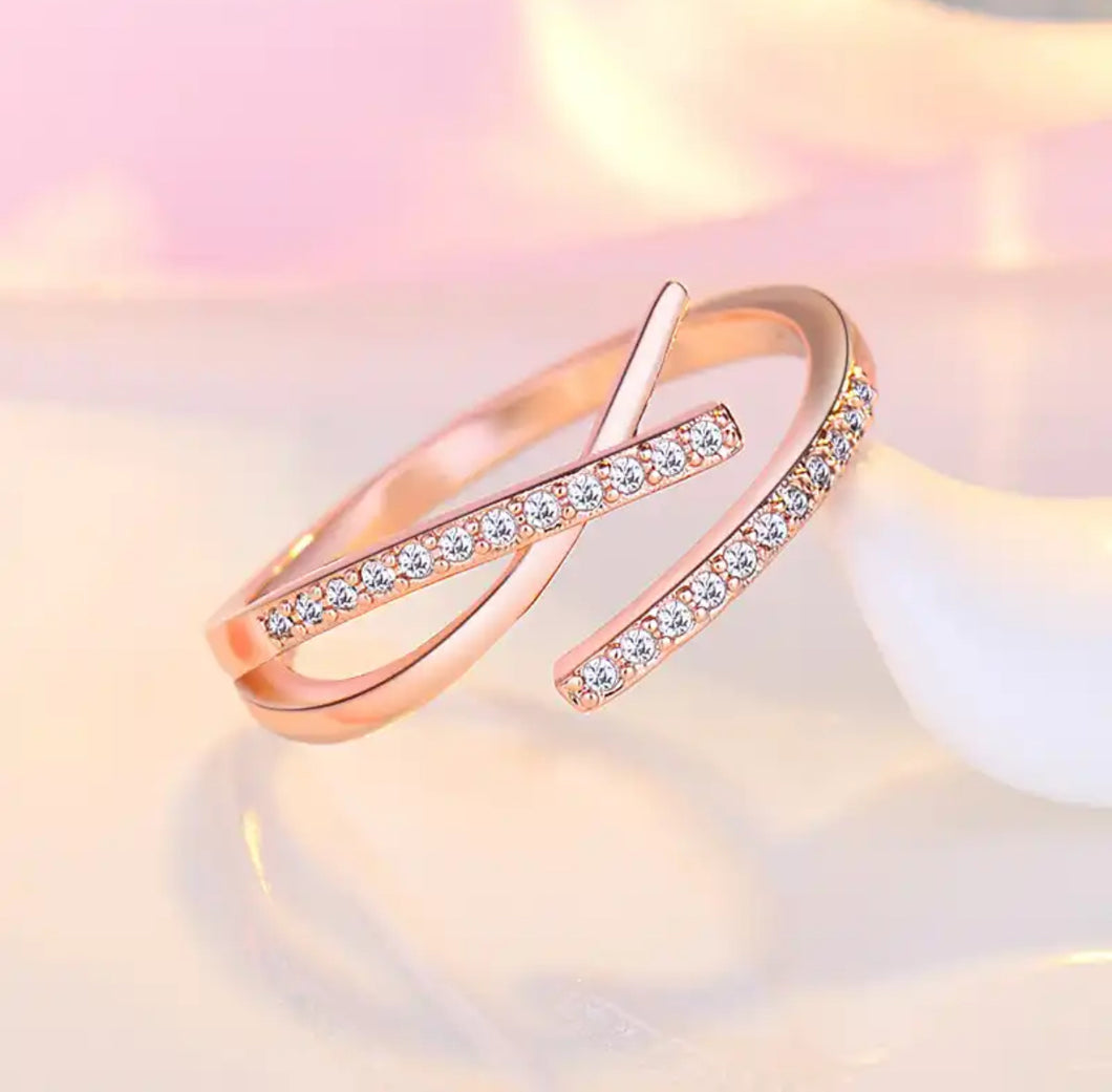 Half Crisscross Zircon Ring