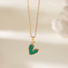Load image into Gallery viewer, Sideway Love Heart Shell Necklace
